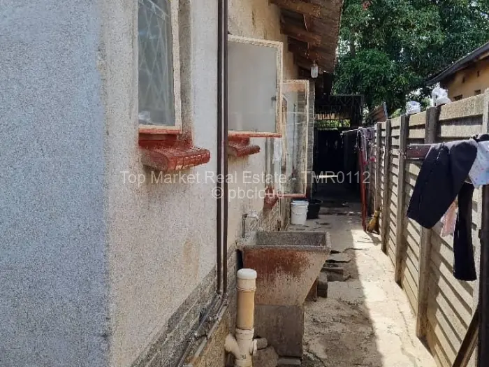 4 Bedroom House for Sale in Chitungwiza, Chitungwiza