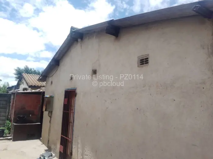 House for Sale in Glen View, Harare