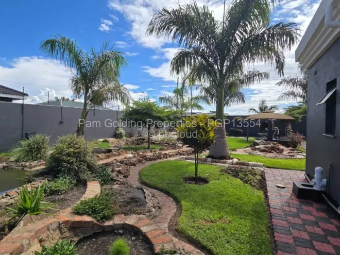 6 Bedroom House for Sale in Sandton Park, Harare