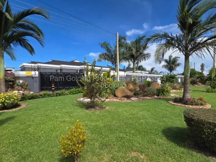 6 Bedroom House for Sale in Sandton Park, Harare