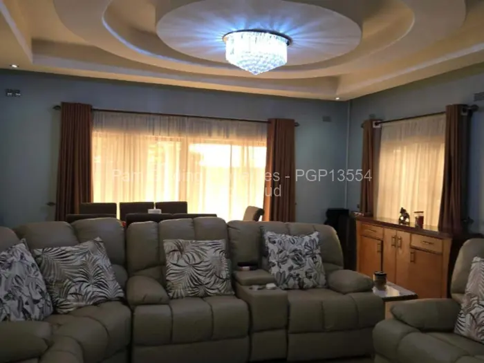 6 Bedroom House for Sale in Sandton Park, Harare