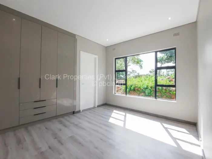 6 Bedroom House for Sale in Gunhill, Harare