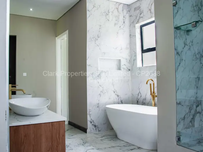 6 Bedroom House for Sale in Gunhill, Harare