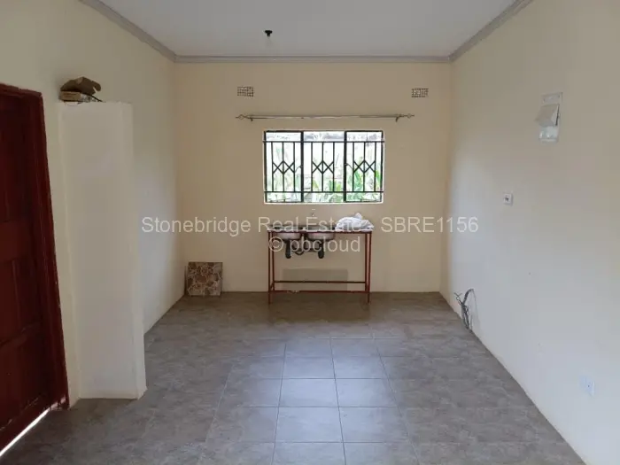 2 Bedroom Cottage/Garden Flat to Rent in Mahatshula, Bulawayo