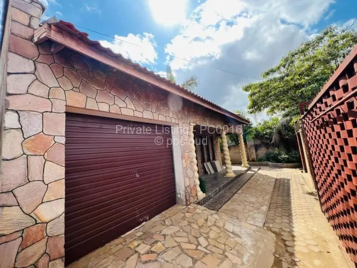 4 Bedroom House for Sale in Lenana Park, Harare