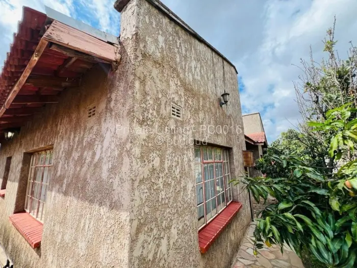 4 Bedroom House for Sale in Lenana Park, Harare