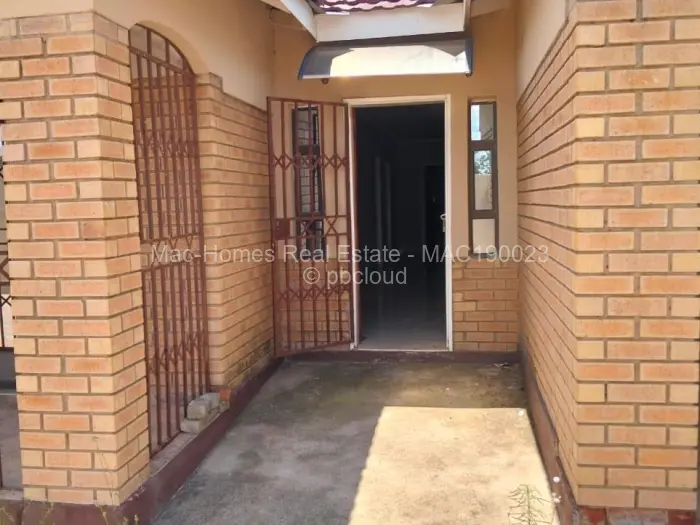 4 Bedroom House to Rent in Chitungwiza, Chitungwiza