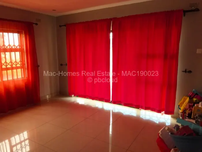 4 Bedroom House to Rent in Chitungwiza, Chitungwiza