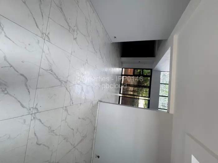 Townhouse/Cluster for Sale in Highlands, Harare