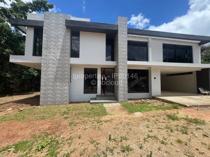 Townhouse/Cluster for Sale in Highlands, Harare