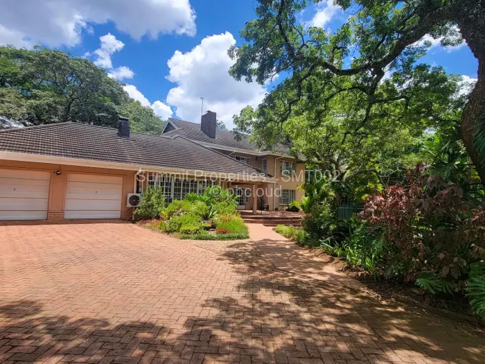 6 Bedroom House for Sale in Ballantyne Park, Harare