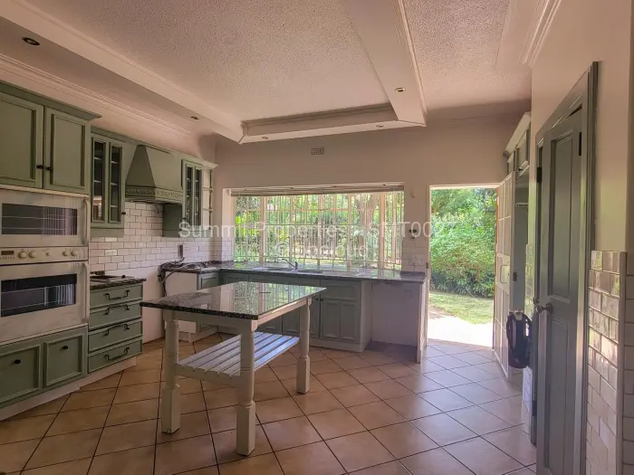 6 Bedroom House for Sale in Ballantyne Park, Harare