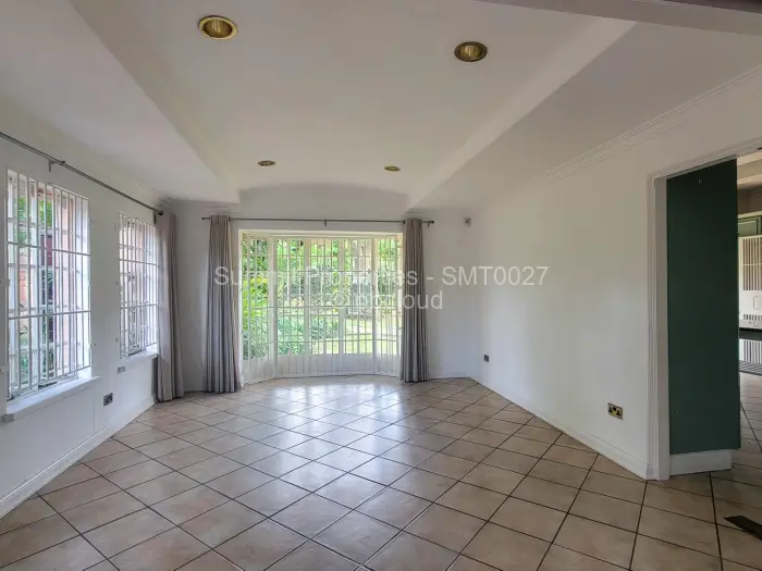6 Bedroom House for Sale in Ballantyne Park, Harare