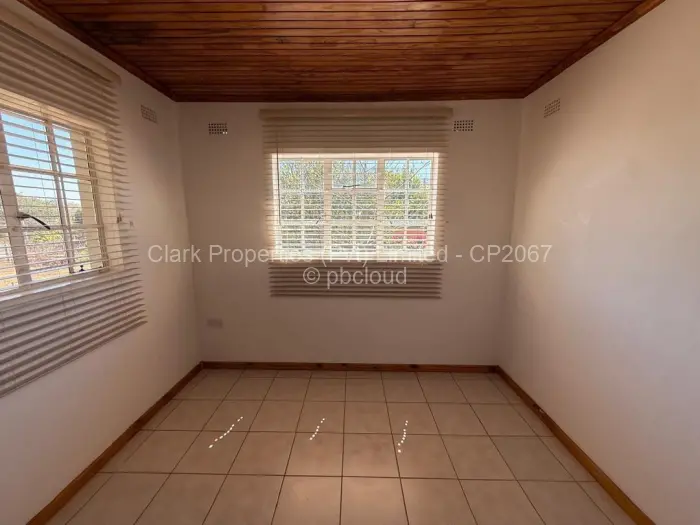 Office to Rent in Greystone Park