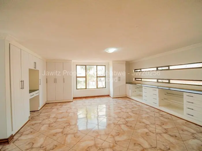 5 Bedroom House for Sale in Gletwin Park, Harare
