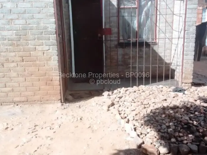 1 Bedroom House for Sale in Emganwini, Bulawayo