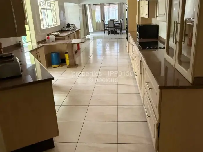 5 Bedroom House for Sale in Bluff Hill, Harare