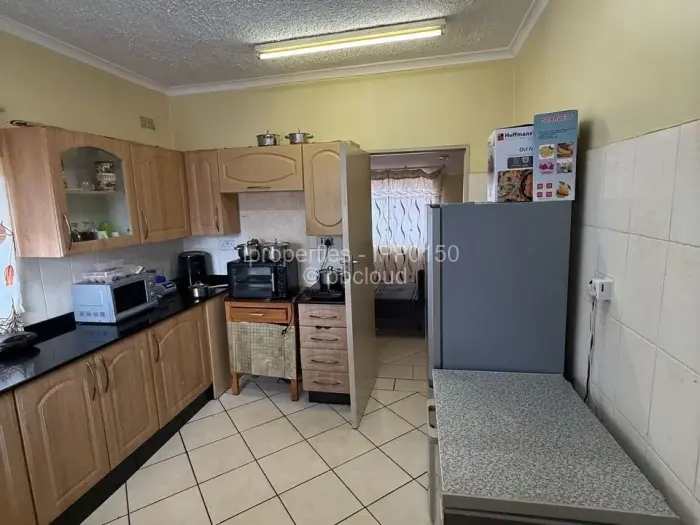 5 Bedroom House for Sale in Bluff Hill, Harare