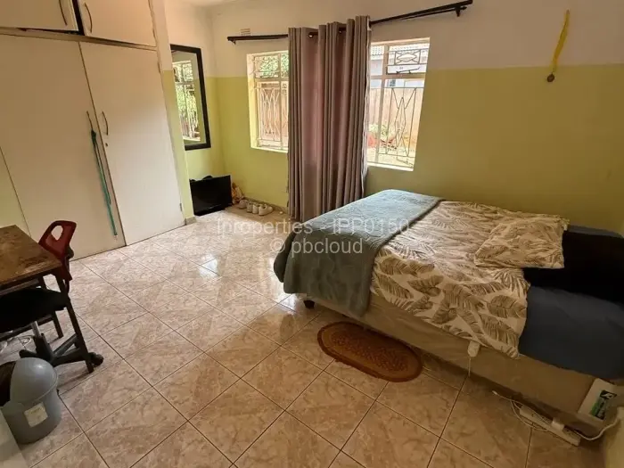 5 Bedroom House for Sale in Bluff Hill, Harare