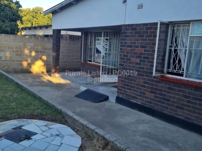 4 Bedroom House for Sale in Chitungwiza, Chitungwiza