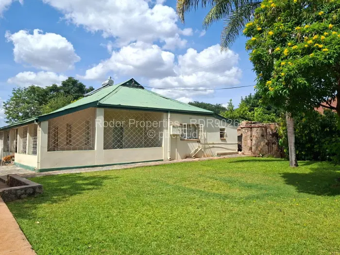 2 Bedroom House for Sale in Bellevue, Bulawayo