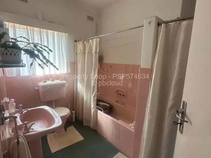 4 Bedroom House for Sale in Emerald Hill, Harare