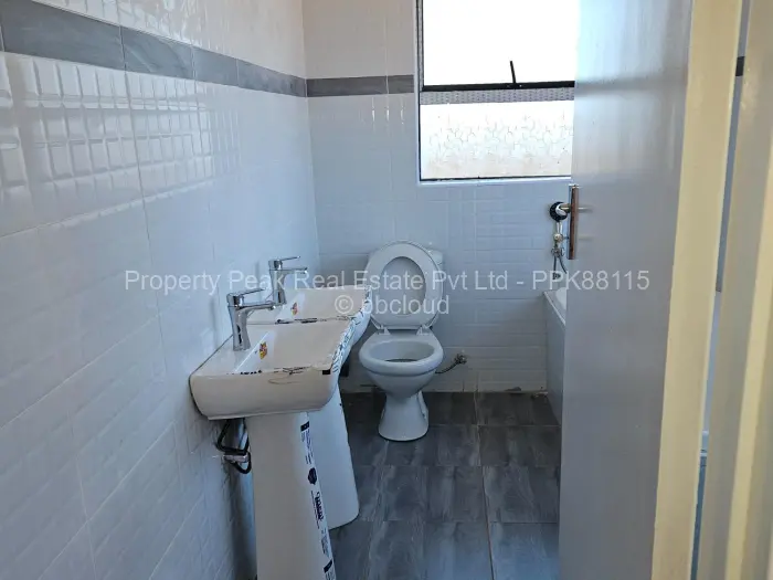 6 Bedroom House for Sale in Mount Pleasant Heights, Harare