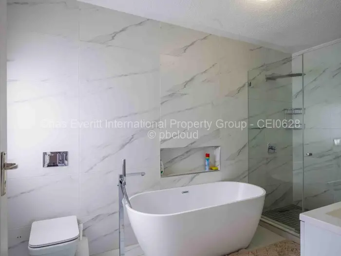 Townhouse/Cluster for Sale in Highlands, Harare