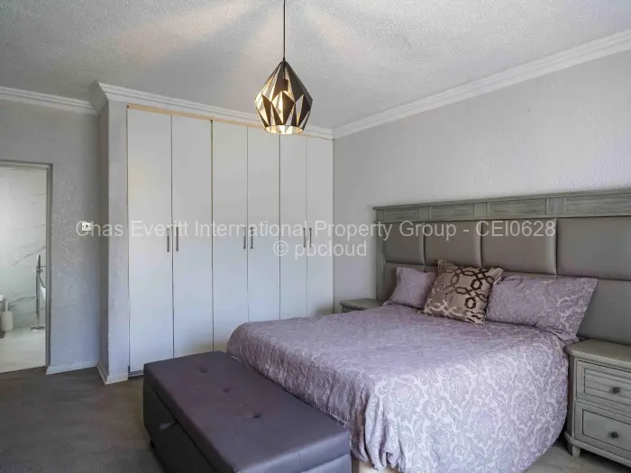 Townhouse/Cluster for Sale in Highlands, Harare