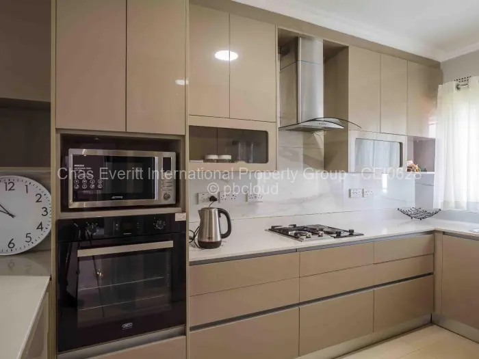 Townhouse/Cluster for Sale in Highlands, Harare