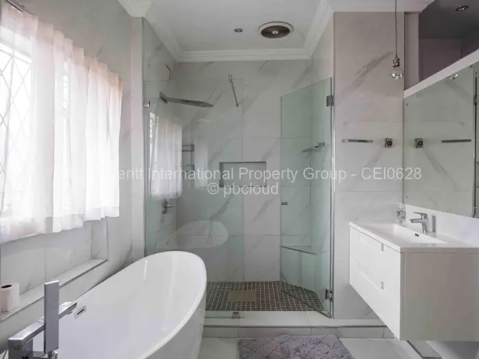 Townhouse/Cluster for Sale in Highlands, Harare