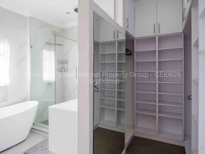 Townhouse/Cluster for Sale in Highlands, Harare