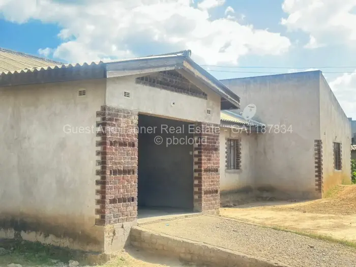 4 Bedroom House for Sale in Chitungwiza, Chitungwiza