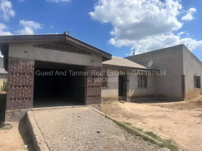 4 Bedroom House for Sale in Chitungwiza, Chitungwiza