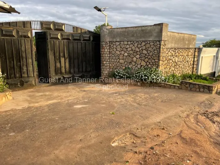 3 Bedroom House for Sale in Crowhill Views, Harare