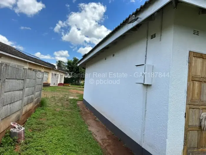 2 Bedroom Cottage/Garden Flat for Sale in Mandara, Harare