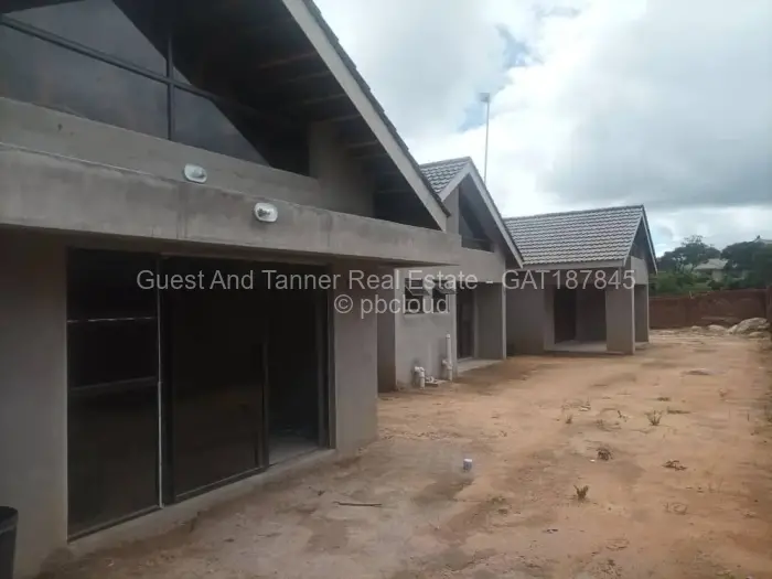 5 Bedroom House for Sale in Crowhill Views, Harare