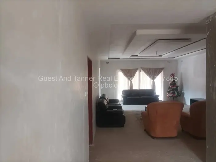 5 Bedroom House for Sale in Crowhill Views, Harare