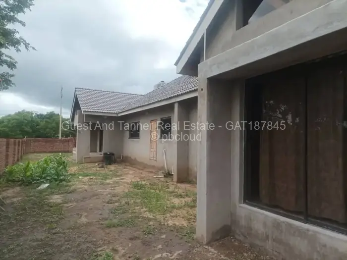 5 Bedroom House for Sale in Crowhill Views, Harare