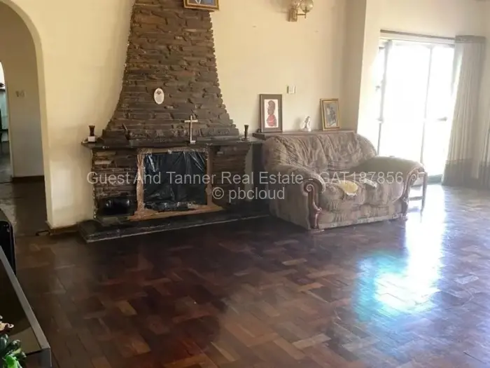 5 Bedroom House for Sale in Matsheumhlope, Bulawayo
