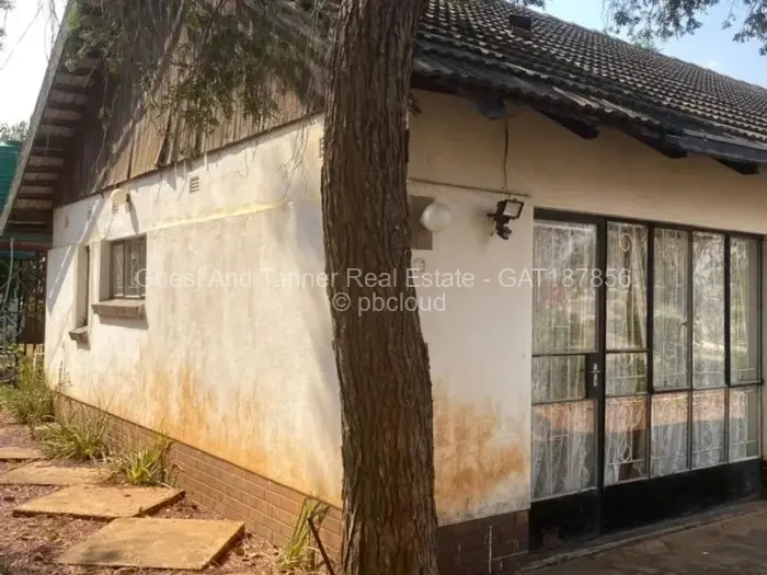 5 Bedroom House for Sale in Matsheumhlope, Bulawayo