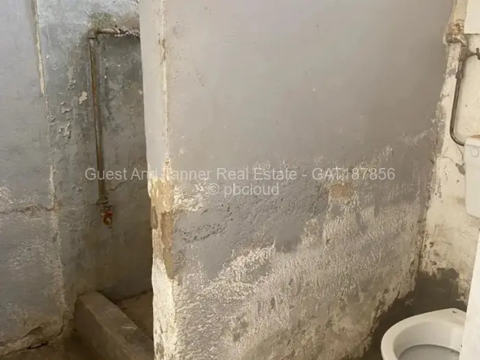 5 Bedroom House for Sale in Matsheumhlope, Bulawayo