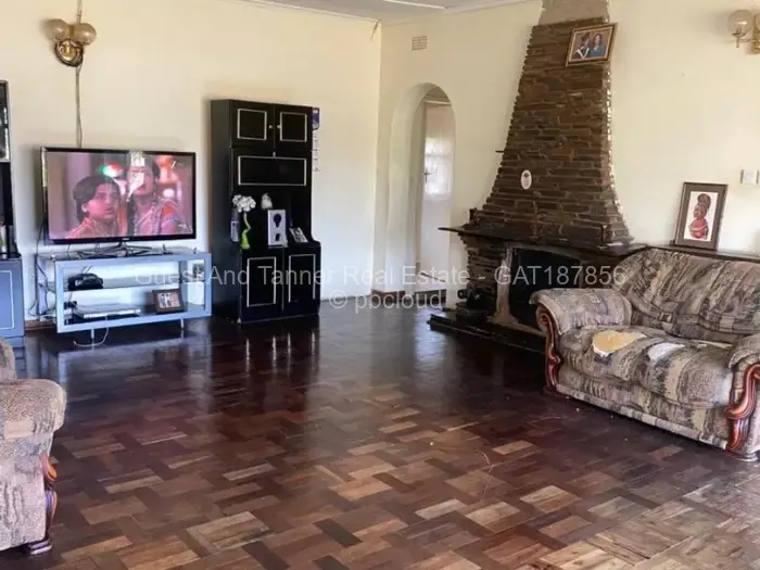 5 Bedroom House for Sale in Matsheumhlope, Bulawayo