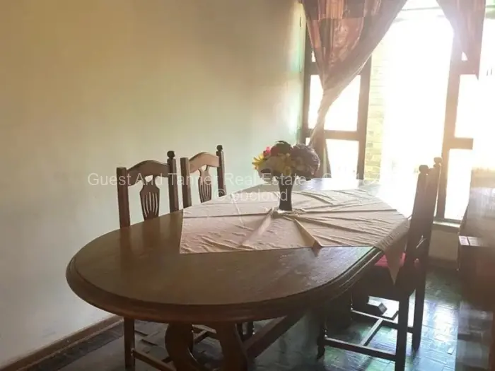 5 Bedroom House for Sale in Matsheumhlope, Bulawayo