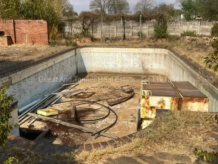 5 Bedroom House for Sale in Matsheumhlope, Bulawayo