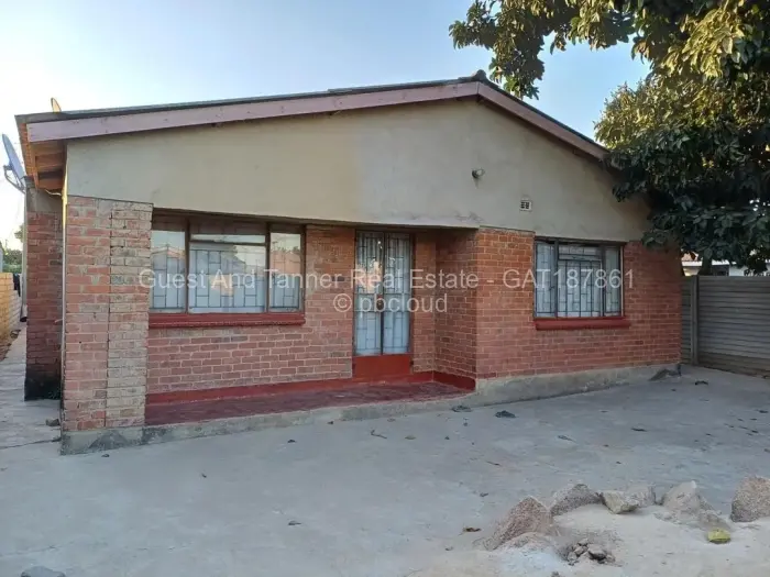 4 Bedroom House for Sale in Zengeza, Chitungwiza