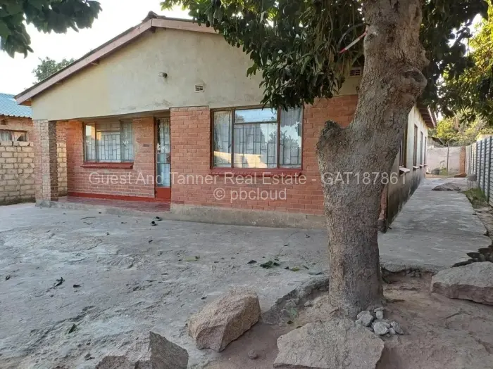 4 Bedroom House for Sale in Zengeza, Chitungwiza