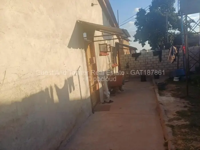 4 Bedroom House for Sale in Zengeza, Chitungwiza