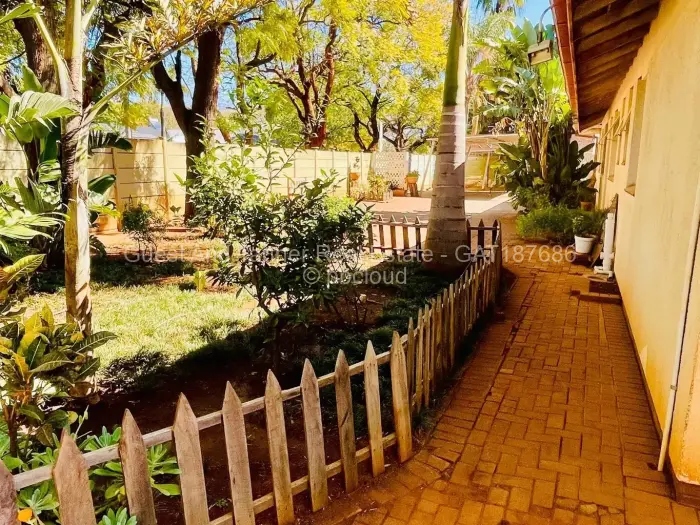 5 Bedroom House for Sale in Suburbs, Bulawayo