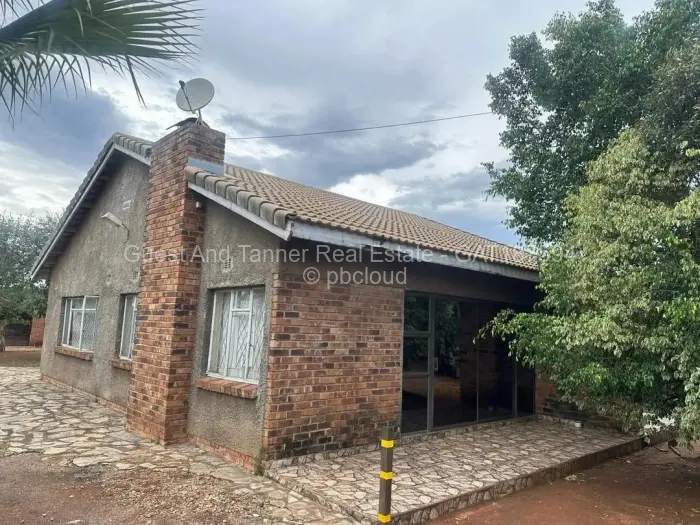 3 Bedroom House for Sale in Newton West, Bulawayo